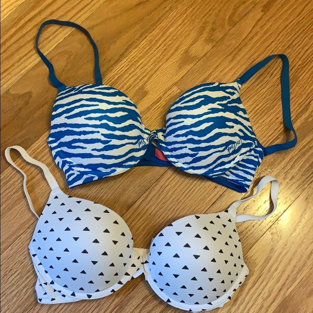 Pink Victoria secret bras